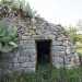 Incrociamo un pagliaro, ovvero una costruzione simile a un trullo utilizzata in passato come ricovero per i contadini...